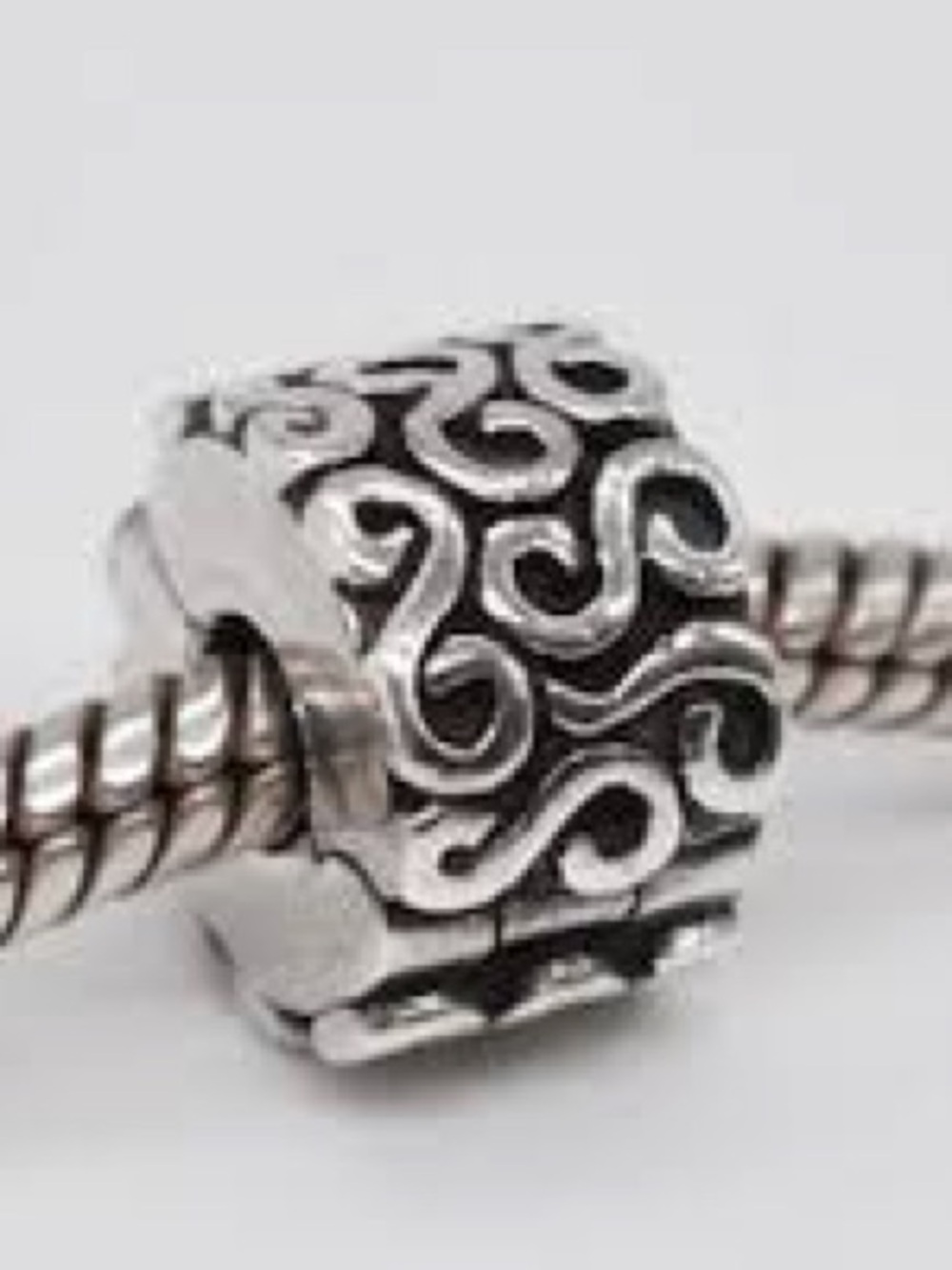 Authentic Pandora swirl clip